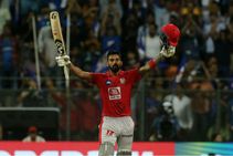 ಪಂದ್ಯದ ವೇಳೆ ಕೆಎಲ್ ರಾಹುಲ್ ಅಪ್ಪಿದ ಹಾರ್ದಿಕ್ ಪಾಂಡ್ಯ: ವಿಡಿಯೋ