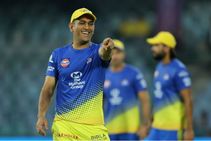 ಅಪ್ಪ-ಮಗ ಇಬ್ಬರನ್ನೂ ಔಟ್ ಮಾಡಿ ಅಚ್ಚರಿಗೆ ಕಾರಣರಾದ ಎಂಎಸ್ ಧೋನಿ!