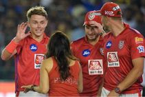 ಝಿಂಟಾ ಜೊತೆ ಭಾಂಗ್ರಾ ಸ್ಟೆಪ್ ಹಾಕಿದ ಹ್ಯಾಟ್ರಿಕ್ ಹೀರೋ ಕರನ್: ವಿಡಿಯೋ