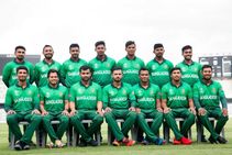 ಬಾಂಗ್ಲಾದೇಶ ತಂಡದ ಜರ್ಸಿ ಪಾಕಿಸ್ತಾನದಂತಿದೆ ಎಂದ ಬಾಂಗ್ಲಾ ಅಭಿಮಾನಿಗಳು