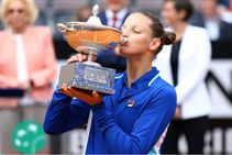 ಜೊಹಾನ್ನಾಗೆ ಸೋಲು, ಕರೋಲಿನಾ ಪ್ಲಿಸ್ಕೋವಾ ಇಟಲಿ ಓಪನ್ ಚಾಂಪಿಯನ್