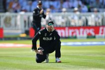 ಮಿಂಚಿನ ವೇಗದ ಕ್ಯಾಚ್‌ಗಾಗಿ ಬೆರಗು ಮೂಡಿಸಿದ ಗಪ್ಟಿಲ್-ಸ್ಮಿತ್: ವಿಡಿಯೋ