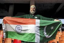 ಪಾಕ್‌ ಅಭಿಮಾನಿಗೆ 2011ರಿಂದಲೂ ವಿಶ್ವಕಪ್ ಟಿಕೆಟ್ ಕೊಡಿಸುತ್ತಿದ್ದಾರೆ ಧೋನಿ!