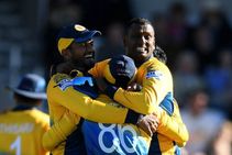 ವಿಶ್ವಕಪ್‌: ರೋಚಕ ಪಂದ್ಯದಲ್ಲಿ ಶ್ರೀಲಂಕಾ ರಾಕ್ಸ್‌, ಇಂಗ್ಲೆಂಡ್‌ಗೆ ಶಾಕ್‌