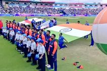 ಕಿತ್ತಳೆ ಜರ್ಸಿ- ಇದೇನು ಪೆಟ್ರೋಲ್ ಪಂಪ್ ವಾಲ ಯೂನಿಫಾರ್ಮಾ?