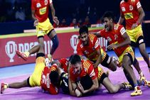 ಜಯಂಟ್ಸ್‌ ಬಾಹುಬಲಕ್ಕೆ ತಬಿಬ್ಬಾದ ಹಾಲಿ ಚಾಂಪಿಯನ್ಸ್‌ ಬೆಂಗಳೂರು ಬುಲ್ಸ್