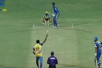 ವಿಚಿತ್ರ ಬೌಲಿಂಗ್‌ ಶೈಲಿಯೊಂದಿಗೆ ವಿಕೆಟ್‌ ಕೂಡ ಪಡೆದ ಅಶ್ವಿನ್‌: ವಿಡಿಯೊ