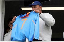 ಧೋನಿಯನ್ನು ಕೆಳ ಕ್ರಮಾಂಕದಲ್ಲಿ ಆಡಿಸಿದ್ದೇಕ್ಕೆಂದು ಬಾಯ್ಬಿಟ್ಟ ಶಾಸ್ತ್ರಿ