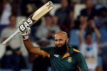 ಅಂತಾರಾಷ್ಟ್ರೀಯ ಕ್ರಿಕೆಟ್‌ಗೆ ಹಠಾತ್ತನೆ ನಿವೃತ್ತಿ ಘೋಷಿಸಿದ ಆಮ್ಲಾ