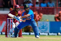 ಭಾರತ vs ವಿಂಡೀಸ್: ಎಂಎಸ್ ಧೋನಿ ದಾಖಲೆ ಮುರಿದ ರಿಷಬ್ ಪಂತ್