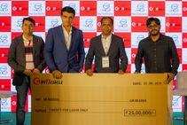 ವರ್ಲ್ಡ್ ಕಪ್ ಫ್ಯಾಂಟಸಿ ಲೀಗ್ ವಿಜೇತರಿಗೆ ಚೆಕ್ ನೀಡಿದ ಸೌರವ್ ಗಂಗೂಲಿ