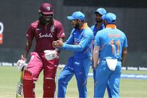 ಭಾರತ vs ವಿಂಡೀಸ್: ಗೇಲ್ ಜೊತೆ ಸ್ಟೆಪ್ ಹಾಕಿದ ವಿರಾಟ್ ಕೊಹ್ಲಿ-ವಿಡಿಯೋ