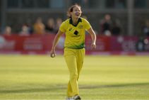 ಏಕದಿನ ಕ್ರಿಕೆಟ್‌ನಲ್ಲಿ ಇತಿಹಾಸ ನಿರ್ಮಿಸಿದ ಆಸೀಸ್ ವೇಗಿ ಮೇಗನ್ ಶುಟ್