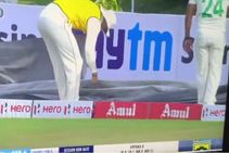 ಚೆಂಡಿನ ಬಳಿಯೇ ಚೆಂಡಿಗಾಗಿ ಹುಡುಕಾಡಿದ ದ.ಆಫ್ರಿಕಾ ಆಟಗಾರರು: ವಿಡಿಯೋ