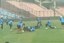 ಮಾಸ್ಕ್‌ ಧರಿಸಿಕೊಂಡೇ ಮೈದಾನಕ್ಕೆ ಇಳಿದ ಬಾಂಗ್ಲಾದೇಶ ಕ್ರಿಕೆಟಿಗರು