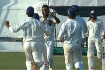 ತಿವಾರಿ ತ್ರಿಶತಕ, ಶಹಬಾಜ್ ಹ್ಯಾಟ್ರಿಕ್ ವಿಕೆಟ್, ಬೆಂಗಾಲ್‌ಗೆ ಭರ್ಜರಿ ಜಯ