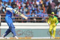 ಆಸೀಸ್ ವಿರುದ್ಧ ಸೋಲಿನ ಸೇಡು ತೀರಿಸಿದ ಭಾರತ, ಏಕದಿನ ಸರಣಿ ಜೀವಂತ