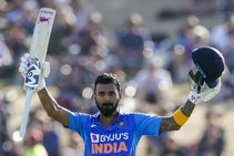 '12ನೇ ಆಟಗಾರನಾಗಿ ಬಂದ್ರೂ ಕೆ.ಎಲ್ ರಾಹುಲ್ ಶತಕ ಬಾರಿಸ್ತಾನೆ !'