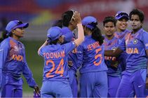 ಮಹಿಳಾ ಟಿ20 ವಿಶ್ವಕಪ್: ಶೆಫಾಲಿ-ಪೂನಂ ಅಬ್ಬರಕ್ಕೆ ತಲೆ ಬಾಗಿದ ಬಾಂಗ್ಲಾ