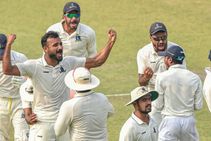 ರಣಜಿ: ಸೆಮಿಫೈನಲ್‌ನಲ್ಲಿ ಬಂಗಾಳಕ್ಕೆ ಮಣಿದು ಹೋರಾಟ ಅಂತ್ಯಗೊಳಿಸಿದ ಕರ್ನಾಟಕ