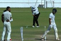 ರಣಜಿ ಟ್ರೋಫಿ: ವಿಚಿತ್ರ ಕ್ಷಣಕ್ಕೆ ಸಾಕ್ಷಿಯಾದ ಸೌರಾಷ್ಟ್ರ-ಬೆಂಗಾಲ್ ಫೈನಲ್ ಪಂದ್ಯ!