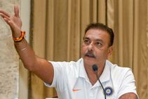 ಕೊರೊನಾ ವೈರಸನ್ನು ಟ್ರೇಸರ್ ಬುಲೆಟ್‌ಗೆ ಹೋಲಿಸಿದ ರವಿ ಶಾಸ್ತ್ರಿ