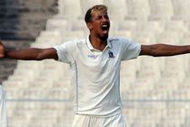 ರಣಜಿ: ಬೌಲರ್‌ಗಳ ಮೆರೆದಾಟ: ಬ್ಯಾಟ್ಸ್‌ಮನ್‌ಗಳ ಪರದಾಟ: ಸಂಕಷ್ಟದಲ್ಲಿ ಕರ್ನಾಟಕ