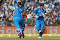 ಯುವಿ-ಧೋನಿ ಭಾರತ ತಂಡವನ್ನು ಹೇಗೆ ಬದಲಾಯಿಸಿದರು ಎಂದು ಹೇಳಿದ ಪಾಕ್ ಮಾಜಿ ವೇಗಿ