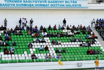 ತುರ್ಕಮೆನಿಸ್ತಾನ್‌ನಲ್ಲಿ ಫುಟ್ಬಾಲ್ ಪಂದ್ಯ ವೀಕ್ಷಿಸಿದ 500 ಅಭಿಮಾನಿಗಳು