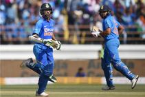 ಉತ್ತಮ ಜೊತೆಗಾರ ಮತ್ತು ಉತ್ತಮ ನಾಯಕನನ್ನು ಹೆಸರಿಸಿದ ಶಿಖರ್ ಧವನ್