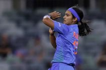 ಅರ್ಜುನ ಪ್ರಶಸ್ತಿಗೆ ಶಿಫಾರಸಾಗಲಿದ್ದಾರೆ ಶಿಖಾ ಪಾಂಡೆ, ದೀಪ್ತಿ ಶರ್ಮಾ