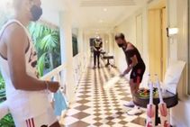 ಬೆಂಗಳೂರು ಹೋಟೆಲ್‌ನಲ್ಲಿ ಆರ್‌ಸಿಬಿ ಆಟಗಾರರ ಕ್ವಾರಂಟೈನ್ ಹೇಗಿದೆ? ವೀಡಿಯೊ