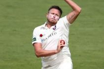 ಚೆಂಡಿಗೆ ಸ್ಯಾನಿಟೈಸರ್ ಬಳಕೆ ಆರೋಪ: ಸಸೆಕ್ಸ್ ವೇಗಿ ಕ್ಲೇಡನ್ ಅಮಾನತು