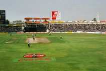 ಎಮಿರೇಟ್ಸ್ ಅಂಗಣದಲ್ಲಿ ಅಂದಿನ ಕ್ರಿಕೆಟ್, ಈಗಿನ ಐಪಿಎಲ್: ಎಂತಹ ವ್ಯತ್ಯಾಸ