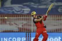 ಐಪಿಎಲ್ 2020: ಕೆಕೆಆರ್ ಸೋಲಿಸಿ ಮೂರನೇ ಸ್ಥಾನಕ್ಕೇರಿದ RCB