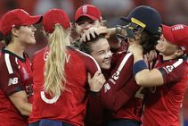 ವಿಭಿನ್ನ ಗೇಮ್‌ಗಾಗಿ ಗಮನ ಸೆಳೆದ ಇಂಗ್ಲೆಂಡ್ ವನಿತೆಯರು: ವಿಡಿಯೋ