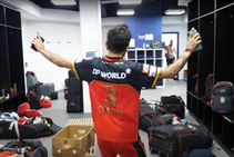 ಕೆಕೆಆರ್ ವಿರುದ್ಧ ಭರ್ಜರಿ ಜಯ: ಡ್ರೆಸ್ಸಿಂಗ್ ರೂಂನಲ್ಲಿ ಆರ್‌ಸಿಬಿ ಸಂಭ್ರಮ