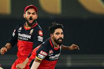 ಸತತ ಎರಡು ಮೇಡನ್, 3 ವಿಕೆಟ್ ಸಿರಾಜ್ ಜಿಂದಾಬಾದ್!