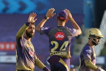 IPL 2020: ಐದು ವಿಕೆಟ್ ಪಡೆದ ವರುಣ್‌ಗೆ ಶುಭಾಶಯ ತಿಳಿಸಿದ ಕ್ರಿಕೆಟ್ ದಿಗ್ಗಜರು