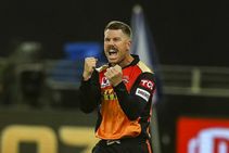 ಐಪಿಎಲ್ ಅಂಕಪಟ್ಟಿ: ಡೆಲ್ಲಿಗೆ ಡಿಚ್ಚಿ, ಮೇಲಕ್ಕೇರಿದ ವಾರ್ನರ್ ಪಡೆ