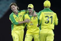 ಭಾರತ vs ಆಸ್ಟ್ರೇಲಿಯಾ: ಪಾಂಡ್ಯ, ಧವನ್ ಹೋರಾಟ ವ್ಯರ್ಥ, ಮೊದಲ ಪಂದ್ಯದಲ್ಲಿ ಆಸಿಸ್‌ಗೆ ಗೆಲುವು