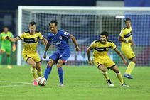 ಐಎಸ್‌ಎಲ್: ಗೋಲಿಲ್ಲದೆ ಅಂಕ ಹಂಚಿಕೊಂಡ ಹೈದರಾಬಾದ್, ಬೆಂಗಳೂರು