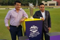 ಟಿ20 ವಿಶ್ವಕಪ್ ಟ್ರೋಫಿಯ ಜೊತೆಗೆ ಪೋಸ್ ನೀಡಿದ ಬಿಸಿಸಿಐ ಅಧ್ಯಕ್ಷ ಗಂಗೂಲಿ