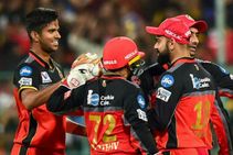IPL 2021: RCB ಫ್ರಾಂಚೈಸಿ ಈ ಐವರನ್ನು ತಂಡದಿಂದ ಕೈ ಬಿಡಲು ಯೋಚಿಸುತ್ತಿದೆ!