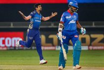 ಐಪಿಎಲ್ 2020: ಮುಂಬೈ ಬಿರುಗಾಳಿಗೆ ತರಗೆಲೆಯಂತಾದ ಡೆಲ್ಲಿ, ಫೈನಲ್‌ಗೆ ಲಗ್ಗೆಯಿಟ್ಟ ರೋಹಿತ್ ಪಡೆ