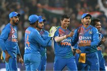 ಭಾರತ-ಆಸೀಸ್: ನವದೀಪ್ ಸೈನಿ ಹುಟ್ಟುಹಬ್ಬ ಆಚರಿಸಿದ ಟೀಮ್ ಇಂಡಿಯಾ