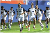 ಐಎಸ್‌ಎಲ್: ಕೇರಳ ಬ್ಲಾಸ್ಟರ್ಸ್ ಮತ್ತು ಬೆಂಗಳೂರು ತಂಡಗಳ ಅದೃಷ್ಟ ಪರೀಕ್ಷೆ