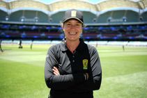 ಭಾರತ vs ಆಸ್ಟ್ರೇಲಿಯಾ: ಇತಿಹಾಸ ಬರೆಯಲು ಕ್ಲೇರ್ ಪೊಲೊಸಾಕ್ ಸಜ್ಜು