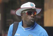 ಇಂಗ್ಲೆಂಡ್ ಕೋಚ್ ಸ್ಥಾನಕ್ಕೆ ಅರ್ಜಿ ಸಲ್ಲಿಸಿದ ವಿಂಡೀಸ್ ಬೌಲಿಂಗ್ ದಿಗ್ಗಜ ಕಾರ್ಟ್ಲ್ಲಿ ಆಂಬ್ರೋಸ್: ವರದಿ