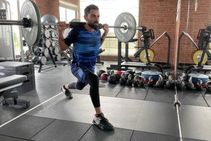 ಇಂಗ್ಲೆಂಡ್ ವಿರುದ್ಧದ ಟೆಸ್ಟ್ ಸರಣಿಗಾಗಿ ಬೆವರಿಳಿಸಿದ ಕೊಹ್ಲಿ: ವಿಡಿಯೋ